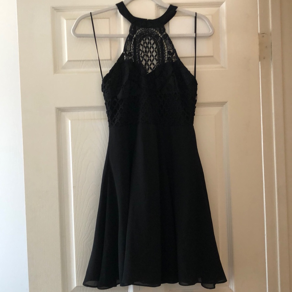 Lulu’s Little Black Dress